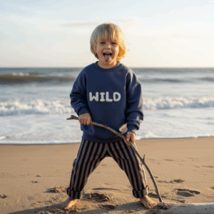 granatowa bluza wild